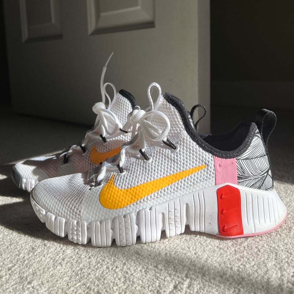 Nike Sneakers Size 6